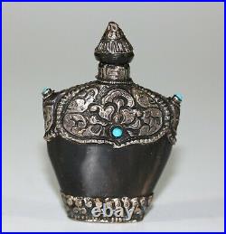 A unusual snuff bottle made of cow horn with silver mount 686D
