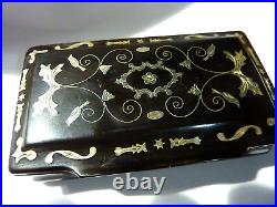 Antique Horn/Shell Trinket box or Snuff box with inlaid silver decoration