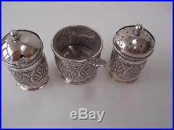 Antique Islamic Silver 36g three piece cruet set with spoons in carved horn boat