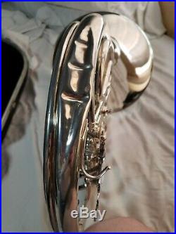 Bundy Single French Horn in F with mouthpiece and case