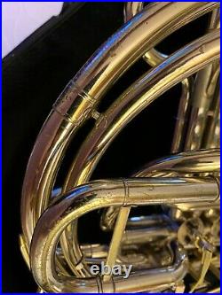 Conn 8D professional double wrap Nickel Silver French horn with case very nice
