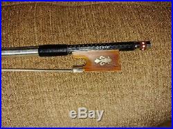D Z Strad Carbon Fiber Violin Bow Model 550 Silver Mounted with Ox Horn Fleur de