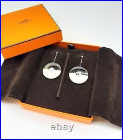 Hermes Buffalo horn earrings Minimale natural materials with accessories