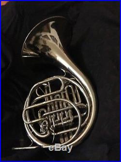 Holton H-379 Double French Horn with Hard Case and Mouthpiece