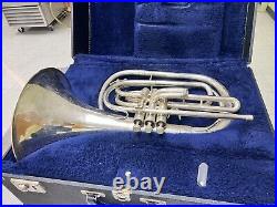 King 1122 Ultimate Series Marching Bb French Horn WITH CASE GOOD CONDITION