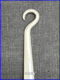 London solid silver shoe horn with button hook 92g