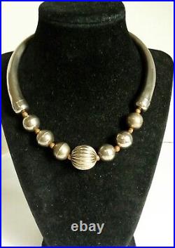 Navajo Sterling Silver Bench Bead Necklace with Hollow Horns