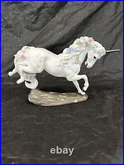 Princeton Gallery Love's Delight Unicorn figurine with silver horn & hooves