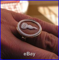 Silver Gold Ring with Large Shell Cameo on Unusual Lucky horn Setting, size 7