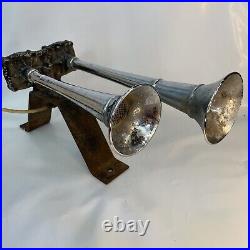 Vintage Dual Trumpet Silver Air Horn With Mount