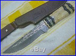 WB. Custom Handmade Damascus Steel Hunting Knife With Beautiful Wood Horn Handle