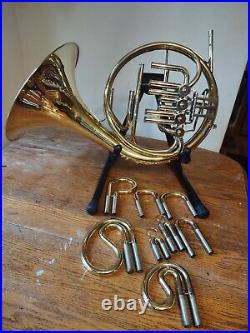 Yamaha YHR-567 Double French Horn with Case and Mouthpiece, Very Good Condition