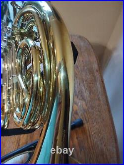 Yamaha YHR-567 Double French Horn with Case and Mouthpiece, Very Good Condition